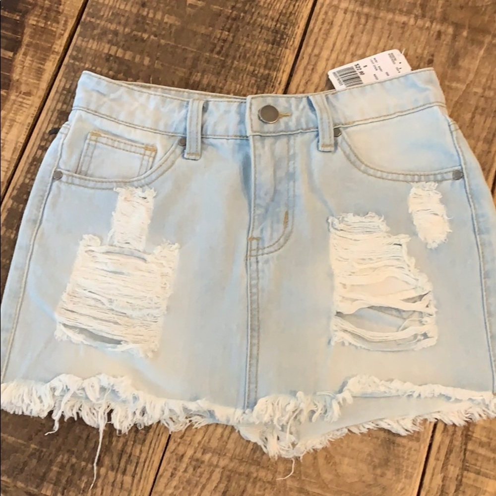*3 for $20*/Forever 21 frayed jean mini skirt, S